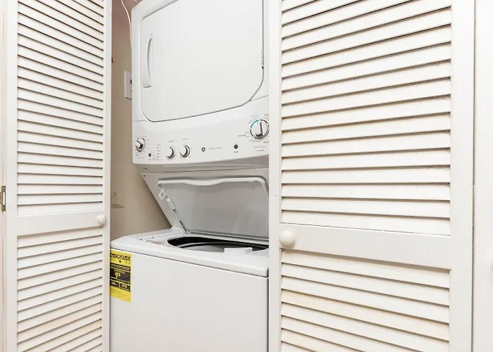 Apartment Island Winds East 811
